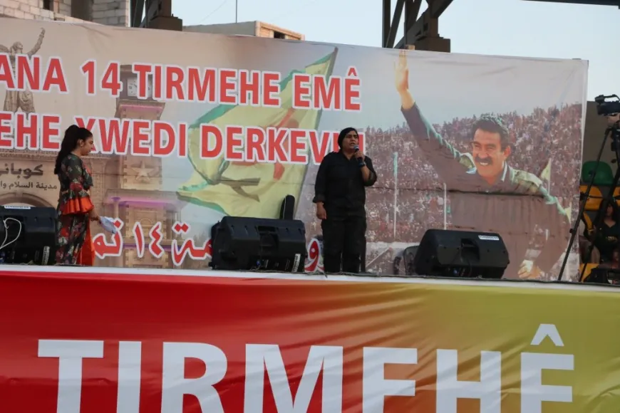 Li Kobanê bi hezaran kesî slavegera şoreşê pîroz kir