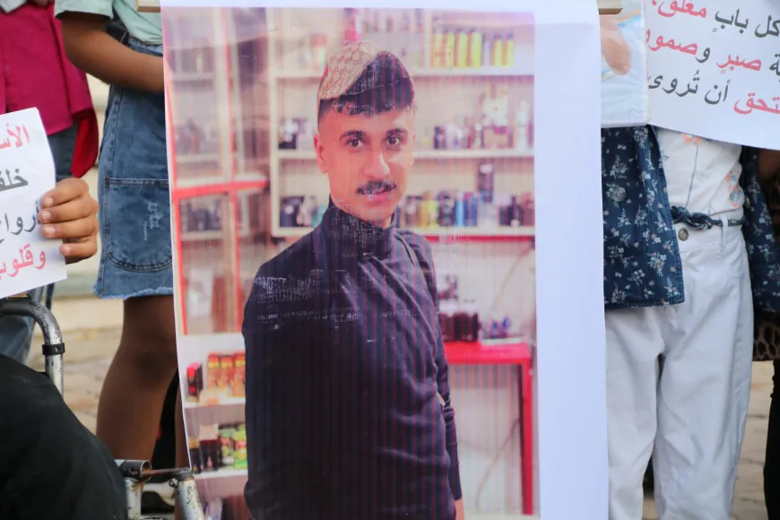 Malbatên dîlgirtiyan çalakî li dar xist