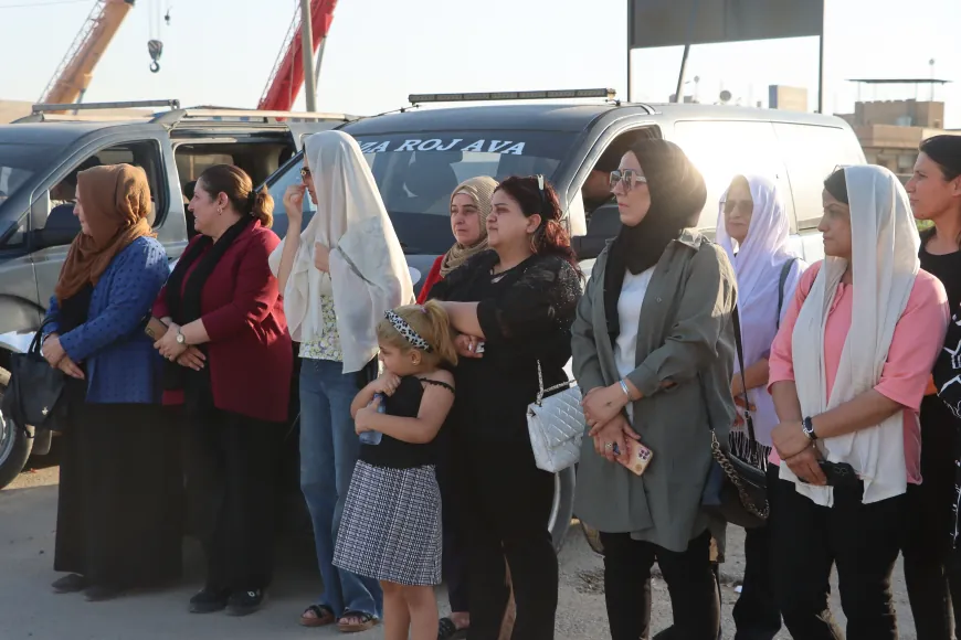 Rêveberên Qamişlo, Dêrik û Çilaxayê bi girseyî hatin pêşwazîkirin