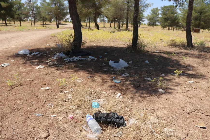 Bendava Mizgeftê di nava çopê de maye