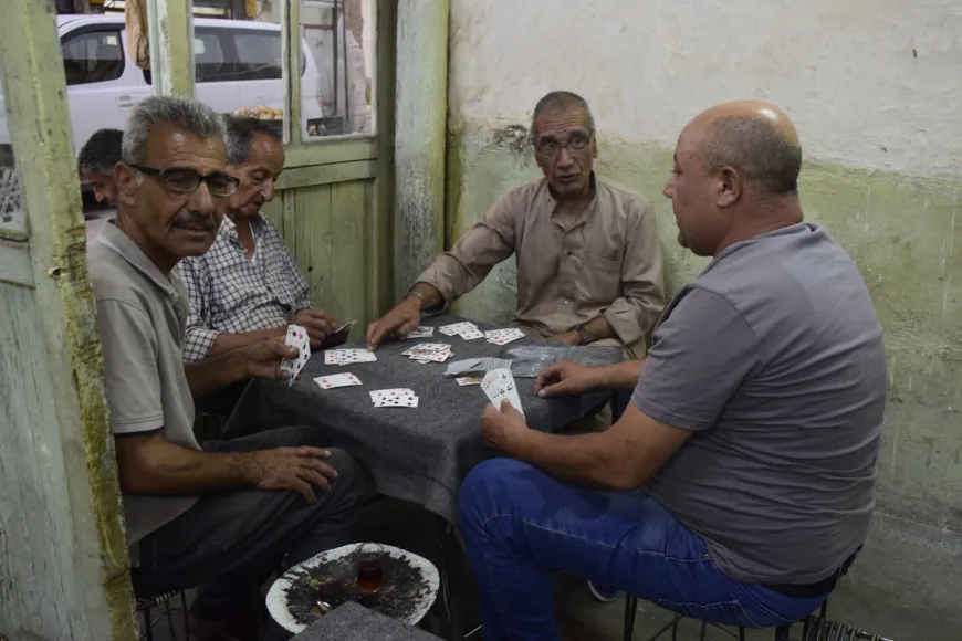 Li Dirbêsiyê qehwexaneyeke kevnar