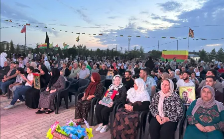 Gerîlayên azadiyê li Qamişloyê hatin bibîranîn