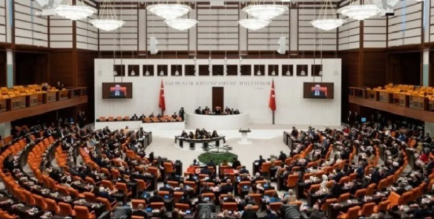Li Enqereyê xebatên pêşnûma qanûnî lez bûn