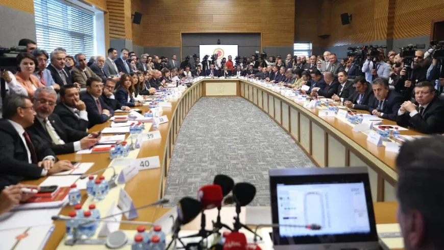Qanûna Çarçoveyî ji Komîsyona Edaletê ya meclisa Tirkiyeyê derbas bû