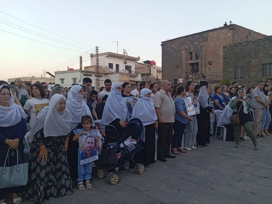 Xelkê Siwêdayê aqûbeta girtî û windayan pirsîn