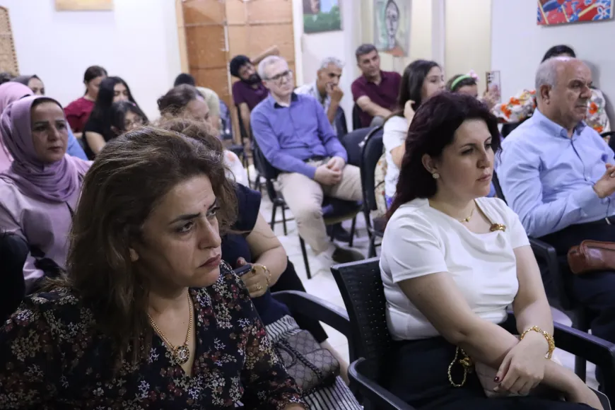 Yekpar bi boneya sedsaliya Qamişloyê çalakiyek li dar xist