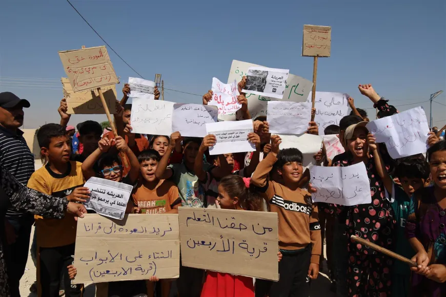Koçberên li kampan dimînin daxwaza vegerê û tezmînatê kirin