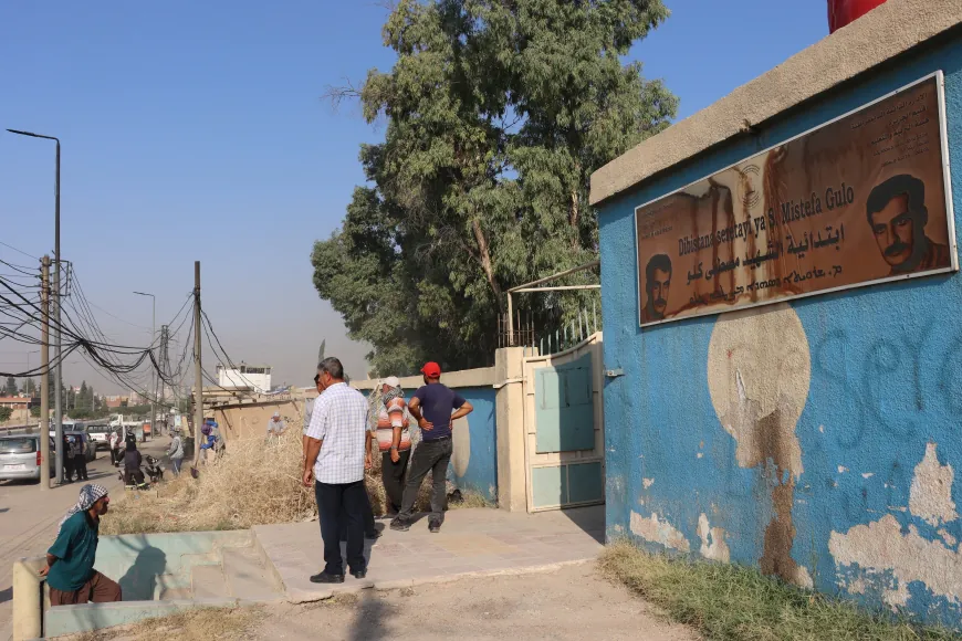 Kampanya “Qamişlo Bajarê Paqijiyê ye ” li dibistanan pêk tê