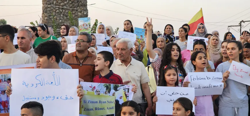 Ji bo mafê zimanê Kurdî xwepêşandan hatin lidarxistin