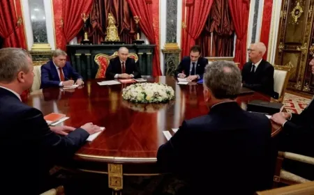 Şandeya Amerîkayê û Putin civiyan