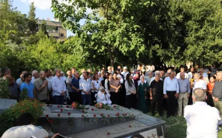 Apê Mûsa li ser gora xwe hat bîranîn