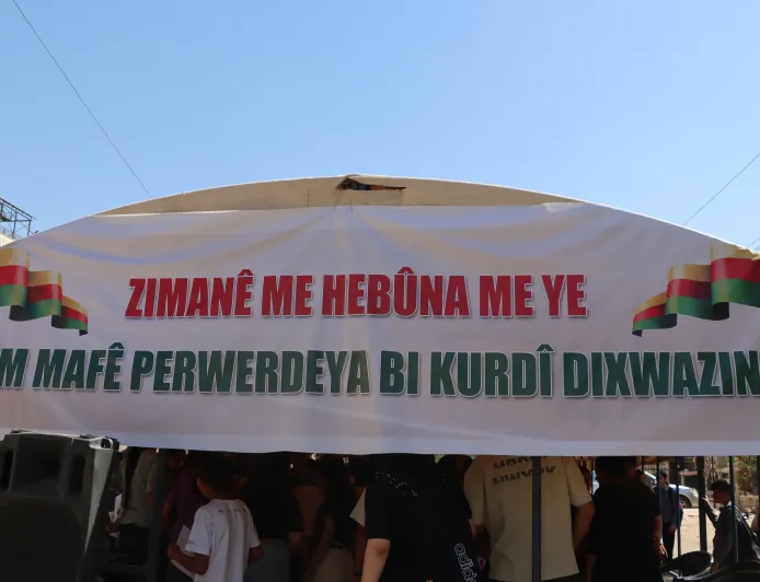 Xwendekaran li pêş Komîseriya NY`yê dest bi çalakiya konvedanê kir