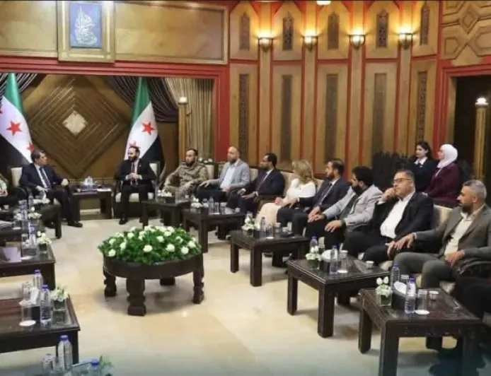 Mazlûm Ebdî û parêzgarê Helebê civiyan