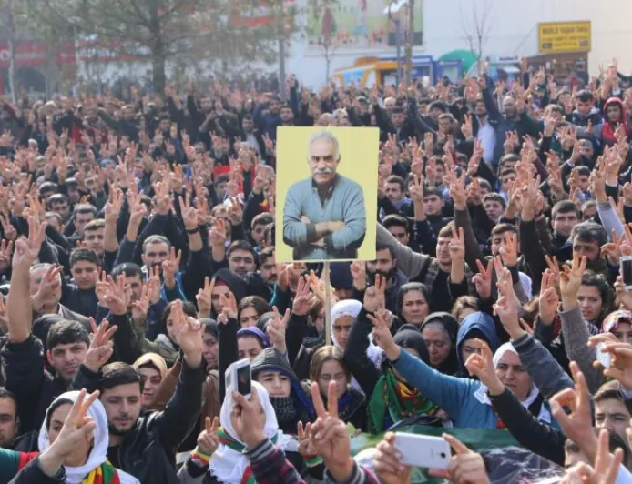 Buroya Hiqûqê ya Sedsalê: Nefreta li dijî birêz Ocalan nefreta li dijî gelê Kurd e