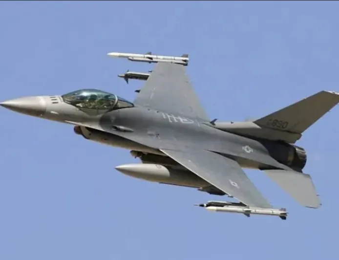 Balafireke F-16 li baregeha hewayî ya Amerîkayê ya Almanyayê ket