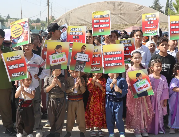Ji bo perwerdeya bi kurdî li ber dibistanê çalakiya konvedanê