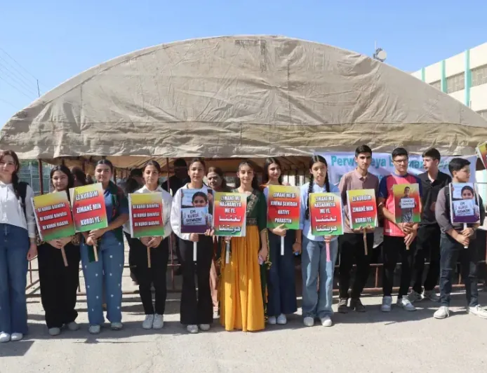 ‘Em ê mafê xwe yê xwendina bi zimanê kurdî biparêzin’