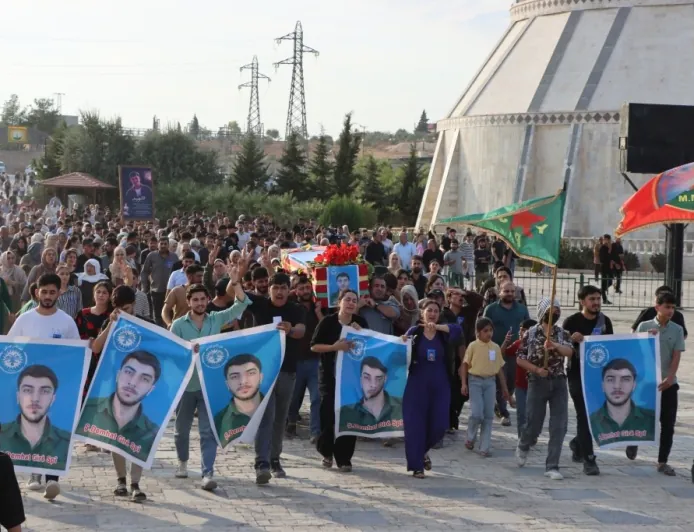 Şehîd Demhat Girê Spî li Kobanê hat oxirkirin