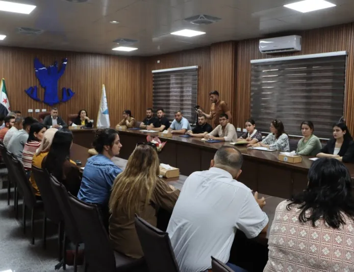 Zanîngeha Kobanê pêşniyarên Wezareta Xwendina Bilind a Sûriyeyê nirxandin
