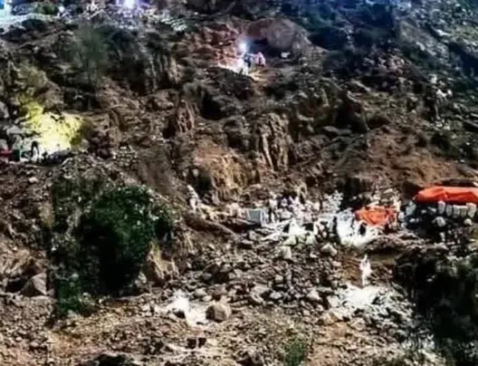 Li Yemenê di encama hilweşîna kaneke zêran de 6 kes mirin