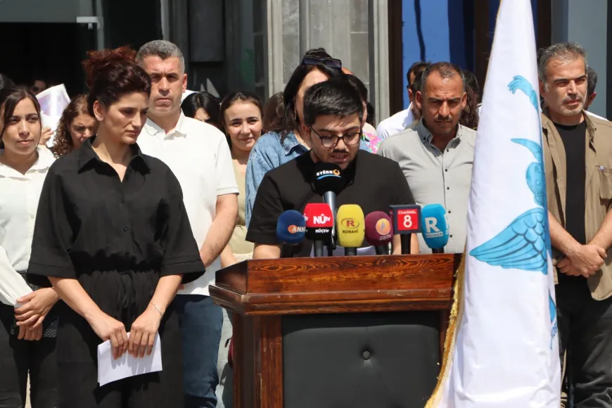 Xwendekar û mamosteyên zanîngehan: Em sînordarkirina zimanê kurdî red dikin