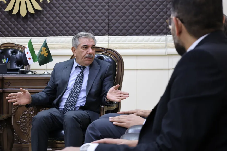 Parêzgarê Hesekê bi gerînendeyên herêmên Serêkaniyê û Şedadê re civiya 