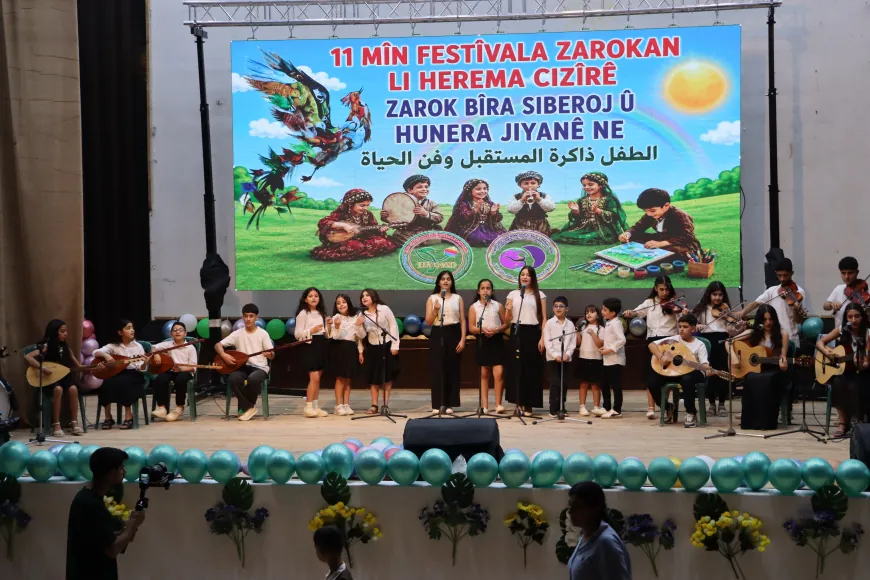2 xwişk bi stranên xwe tev li Mîhrîcana Zarokan bûne