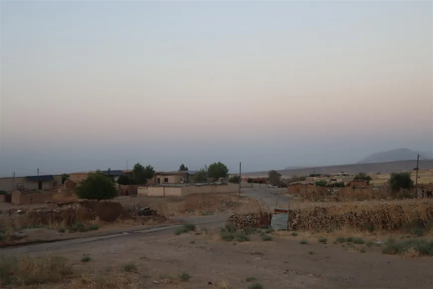 Elî Gamêş.. gundeke bîra deverê di nava girên şûnwarî de diparêze