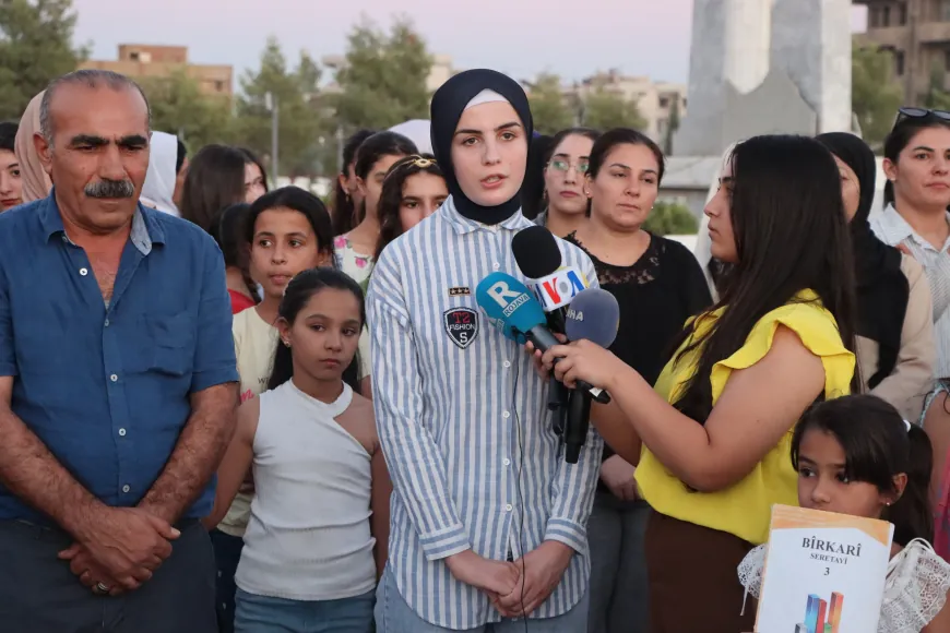 Li Qamişloyê xwepêşandana "Em zimanê xwe dixwazim"