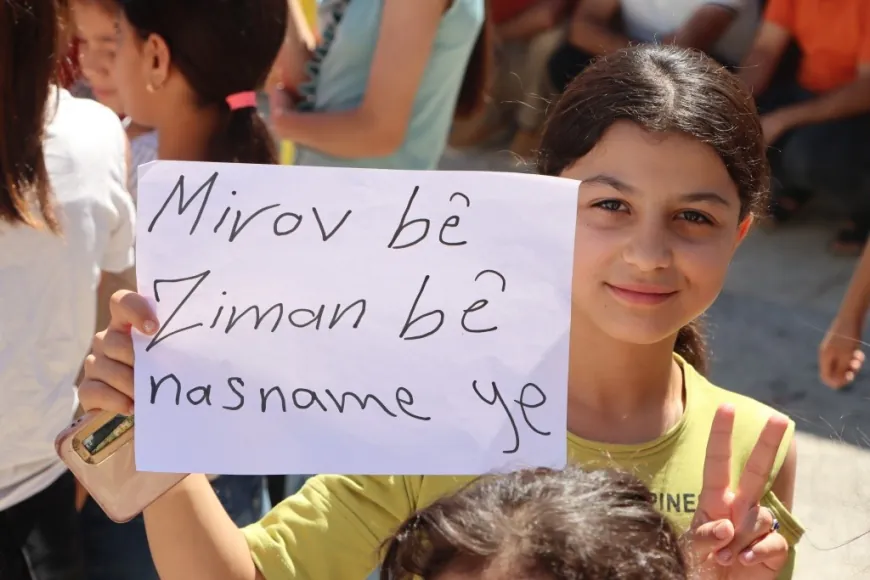 Li Hesekê û Kobanê xwendekaran daxwaza perwerdeya bi kurdî kir