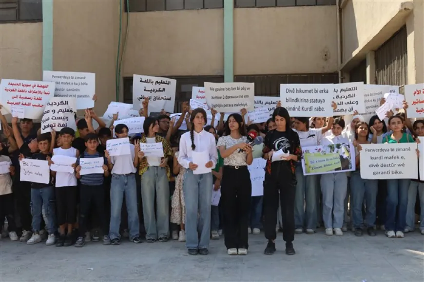 Xwendekar û mamosteyan daxwaza zimanê kurdî kir