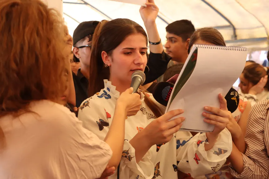 Xwendekaran li pêş Komîseriya NY`yê dest bi çalakiya konvedanê kir