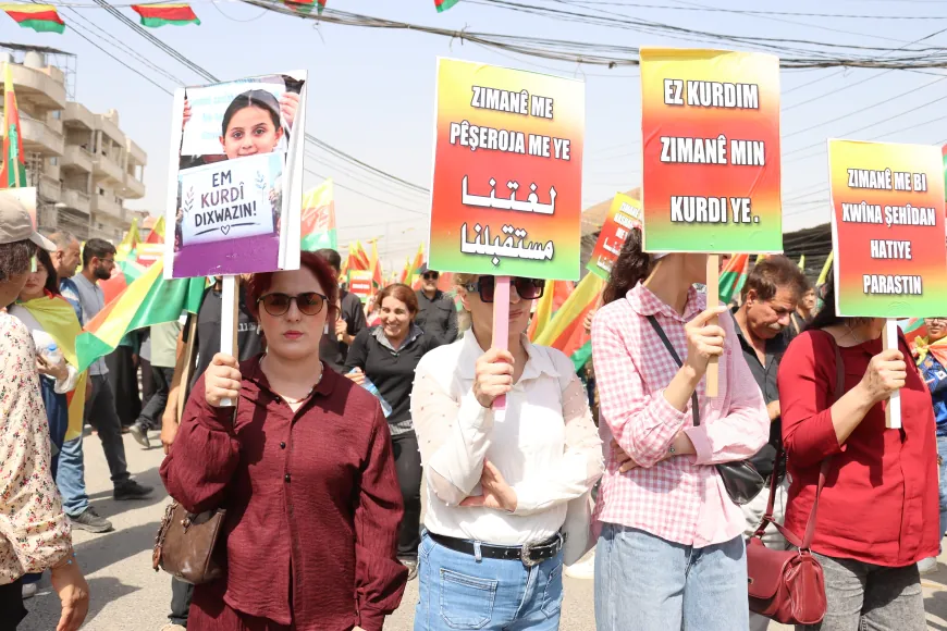 Çalakiya ‘Zimanê me nasnameya me ye’: Zimanê kurdî destkeftiyeke Şoreşa Rojava ye