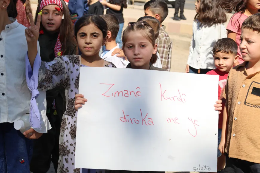 Xwendekarên Çilaxayê daxwaza fêrbûna bi zimanê kurdî dikin