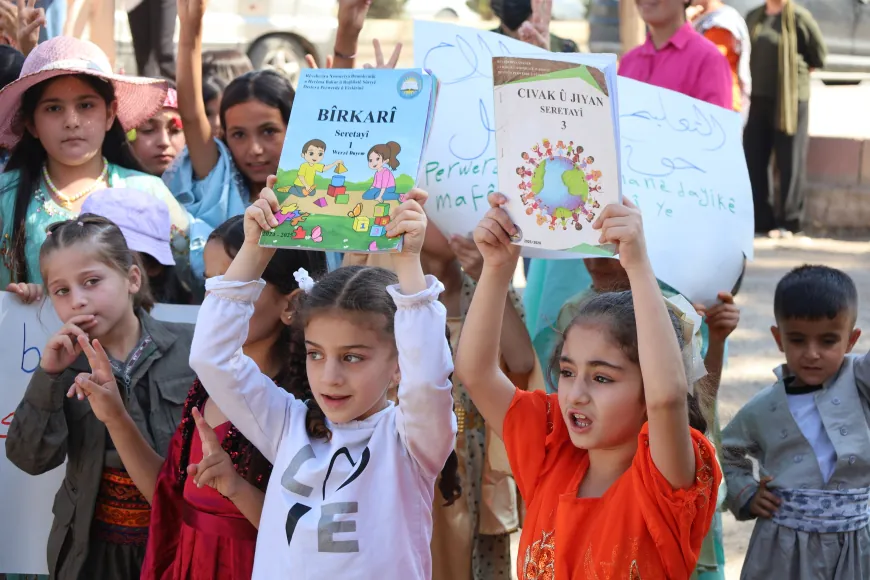 Xwendekarên Çilaxayê daxwaza fêrbûna bi zimanê kurdî dikin
