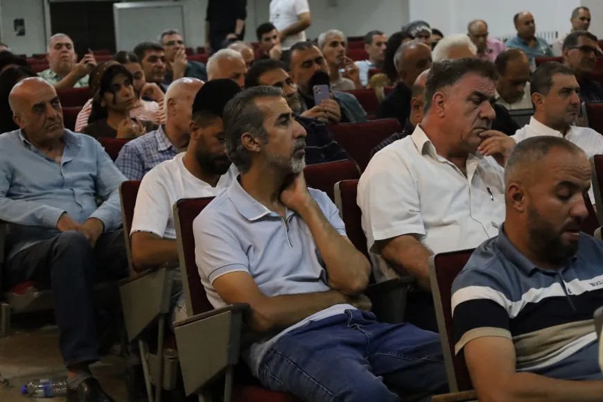 Li Qamişloyê şevbuhêrkek helbestan