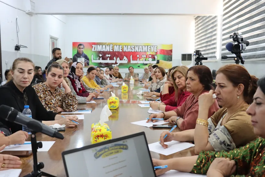 Rola jinan a parastina zimanê Kurdî û mafê destûrî bû mijara komxebatekê