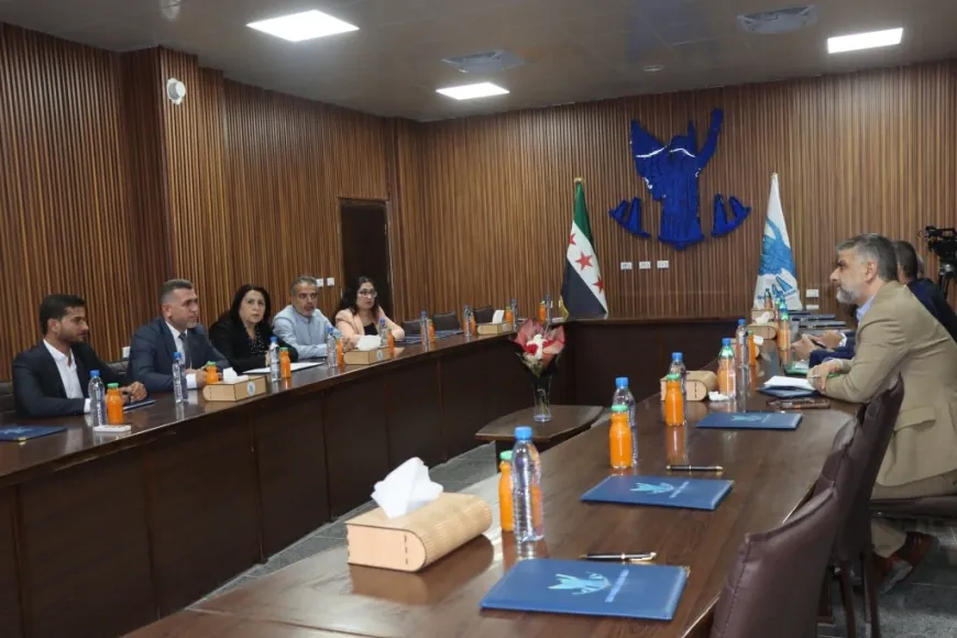 Şandeyek Wezareta Xwendina Bilind serdana Zanîngeha Kobanê kir