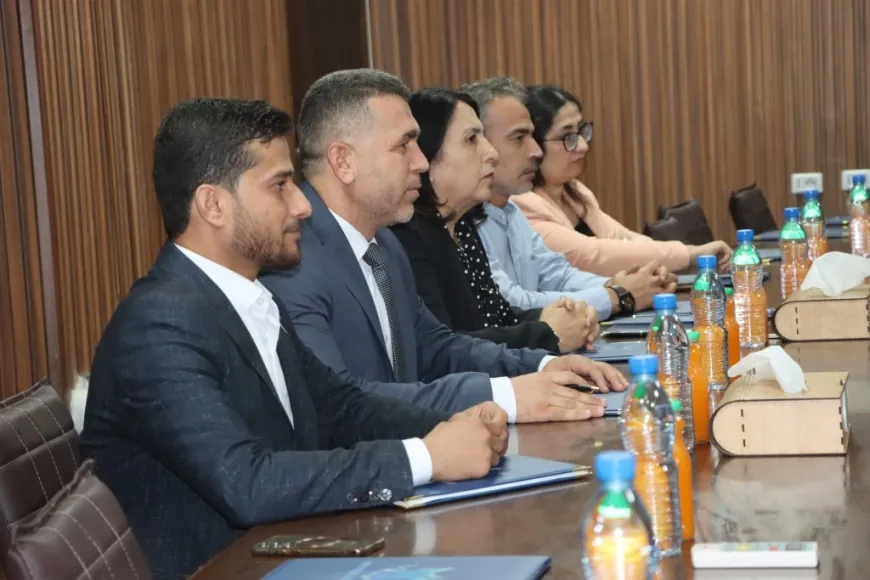Şandeyek Wezareta Xwendina Bilind serdana Zanîngeha Kobanê kir