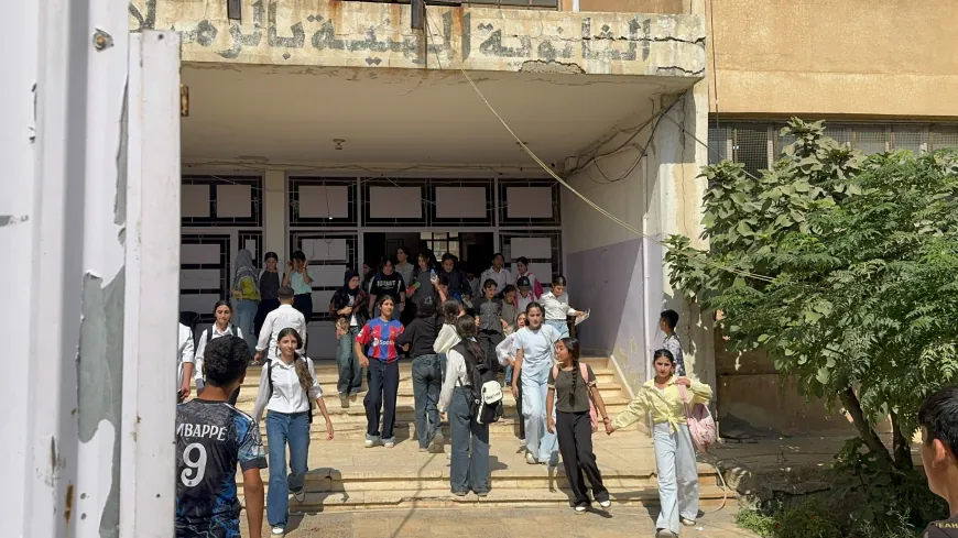 Xwendekarên dibistaneke Rimêlanê helwesta rêveber û mamosteyan protesto kir