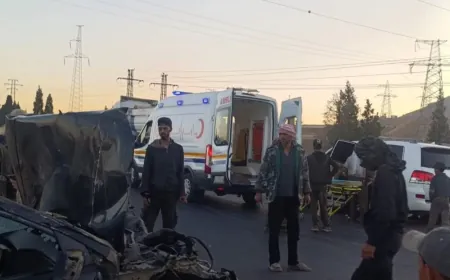 Di 12 qezayên trafîkê û 30 şewatan de li Sûriyeyê 13 kes birîndar bûn