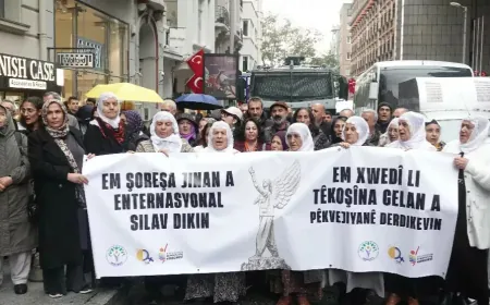 Li Stenbolê çalakiya 1‘ê Mijdarê: Parastina Kobanê, parastina mirovahiyê ye
