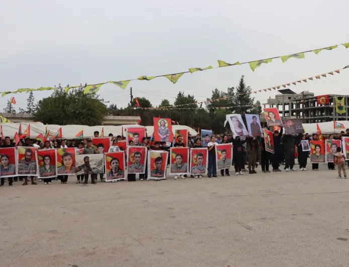 ‘Em ê rêça şehîdan bişopînin û xwedî li deskeftiyên wan derkevin’