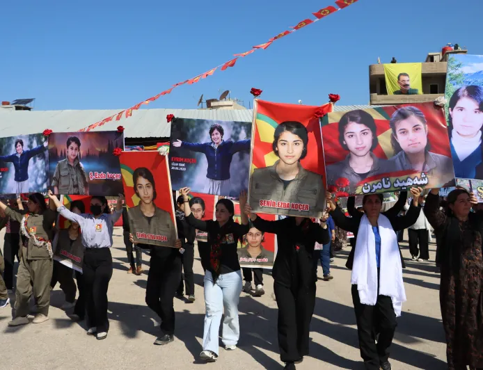 Xelkê herêma Cizîrê berê xwe da konê sersaxiyê yê 19 gerîlayan