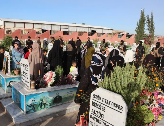 Şehîdên Têkoşîna Dijî Hişbirê li Qamişloyê hatin bibîranîn