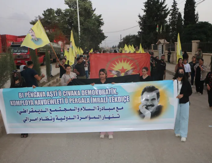 Ciwanên Dirbêsiyê daxwaza azadiya Rêber Abdullah Ocalan kir