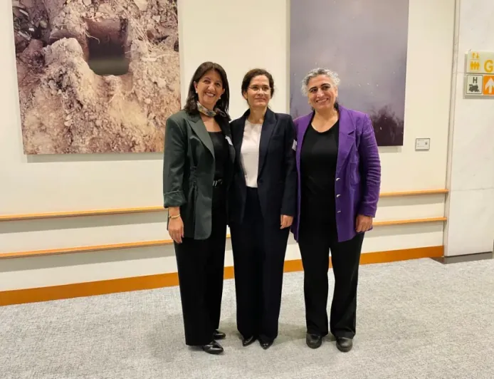 Îlham Ehmed, Sabahat Tuncel û Pervîn Bûldan li Konferansa EUTCC‘yê hatin gel hev