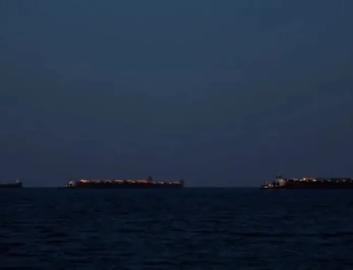 Li tengava Hurmuzê keştiyek petrolê teqiya