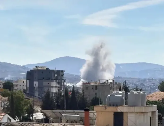 Îsraîlê başûrê Lubnanê topbaran û bombebaran kir