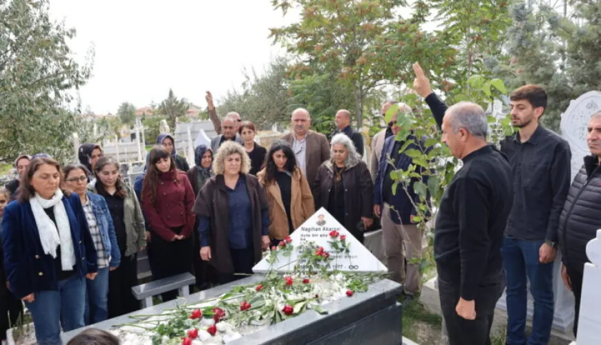 Nagîhan Akarsel li ser gora xwe hat bîranîn